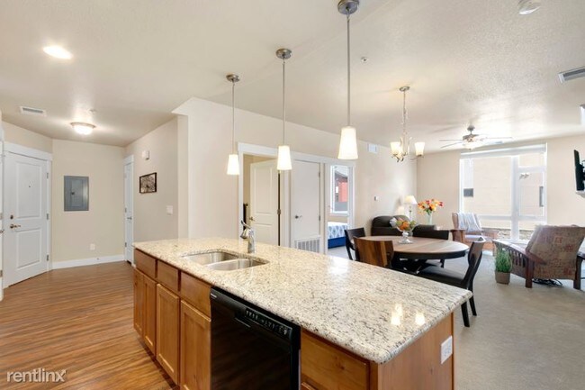 Building Photo - 2 br, 2 bath Condo - Timberline and Drake