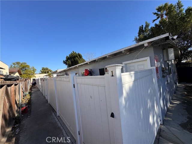 Foto principal - 10760 Sutter Ave