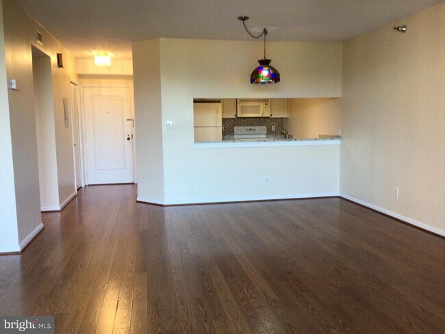 Foto del edificio - 5800 Nicholson Ln