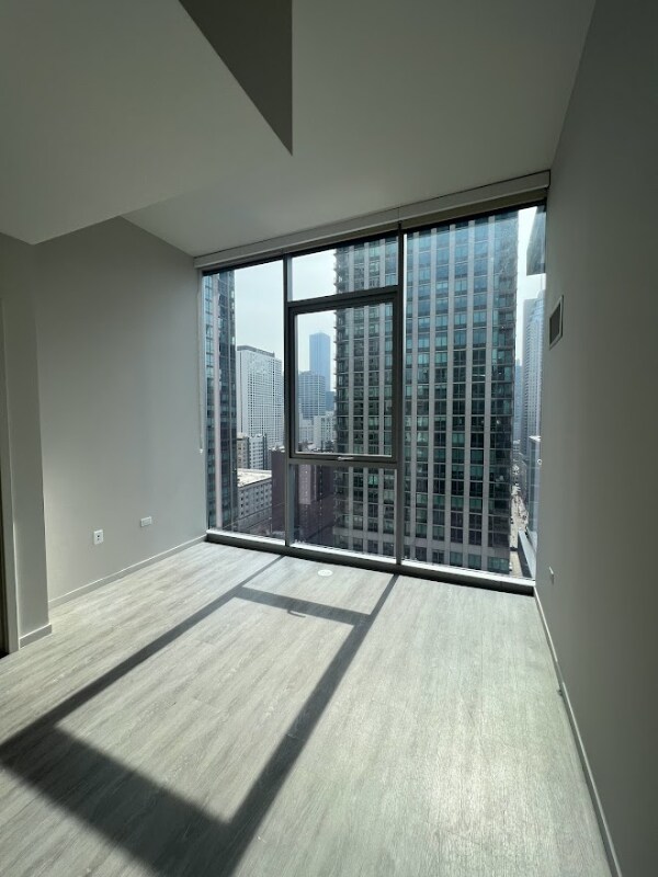 Building Photo - 25 E Ontario St