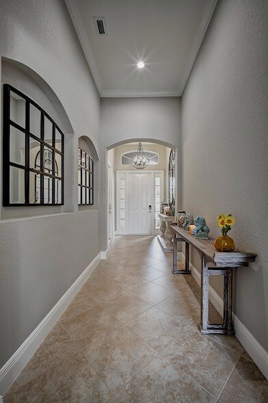 Foto del edificio - 8980 Lakeview Pl