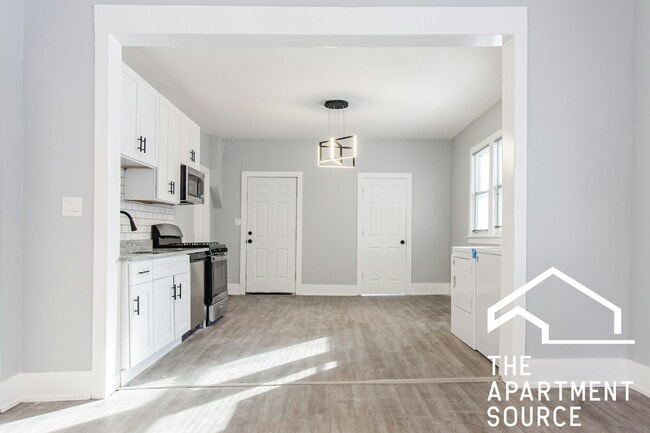 Photo - 2659 W Homer St