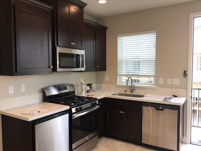 Kitchen in Apartment - 1807 Perennial Terrace