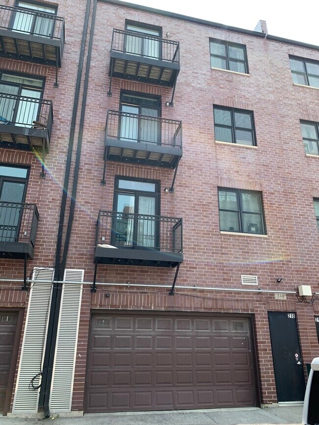 Foto del edificio - 218 N Halsted St