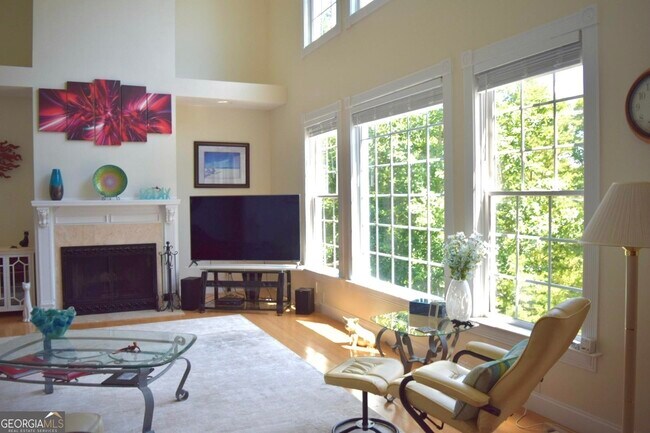 Building Photo - 2630 Waters Edge Dr