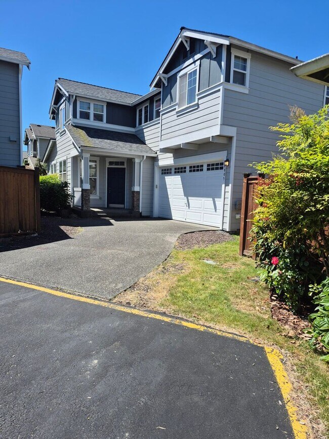 Foto del edificio - Woodinville Greenbrier. 4 bed 2.5 bath. 2 car garage. 1780 square feet