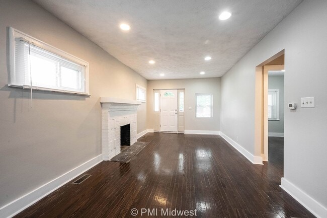 Building Photo - 1621 E 49th St