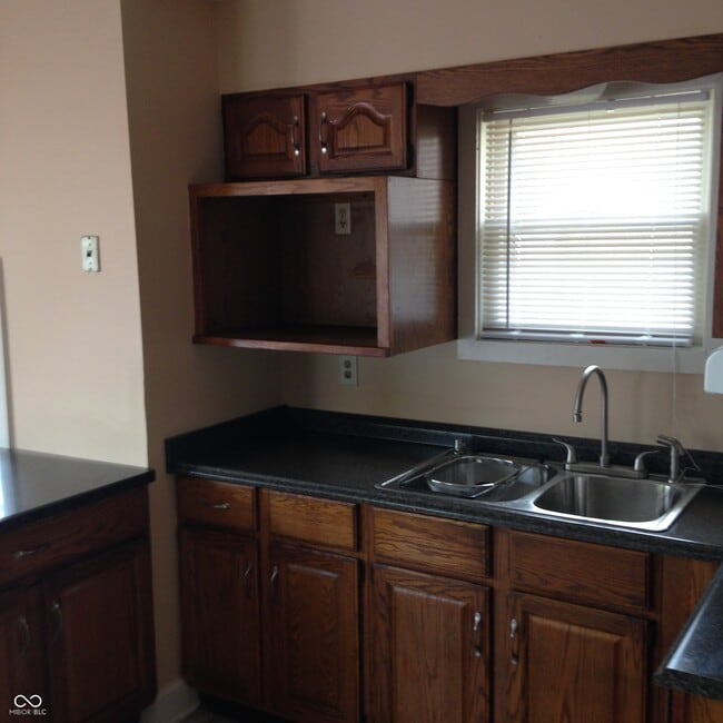 Foto del edificio - 2927 Winthrop Ave