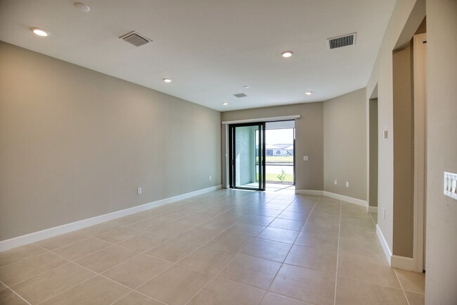 Building Photo - New Construction Annual Attached Villa in ...