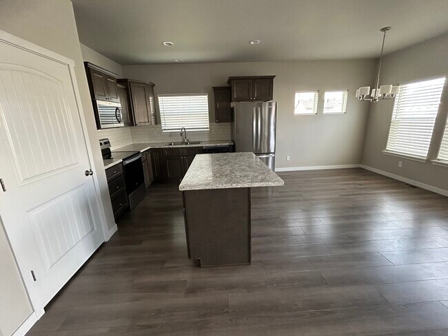 Foto del edificio - 1008 Frank Henry Rd