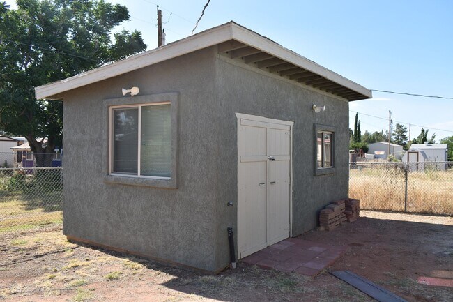 Building Photo - 307 Dragoon St