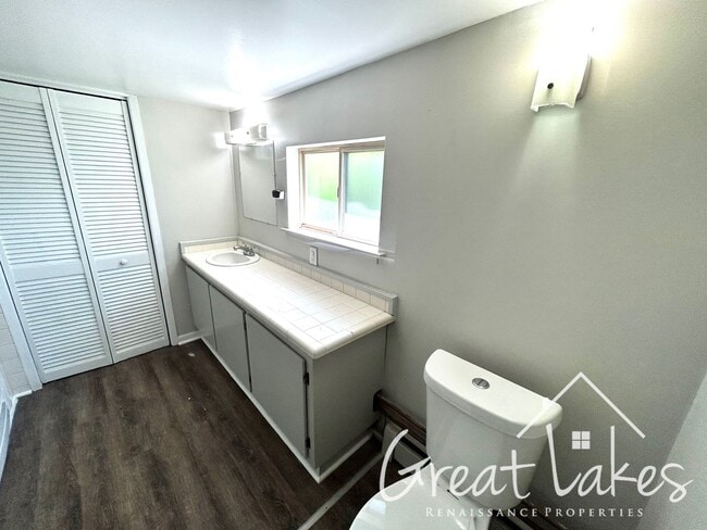 Building Photo - Check out this quaint, two bedroom / 1 bat...
