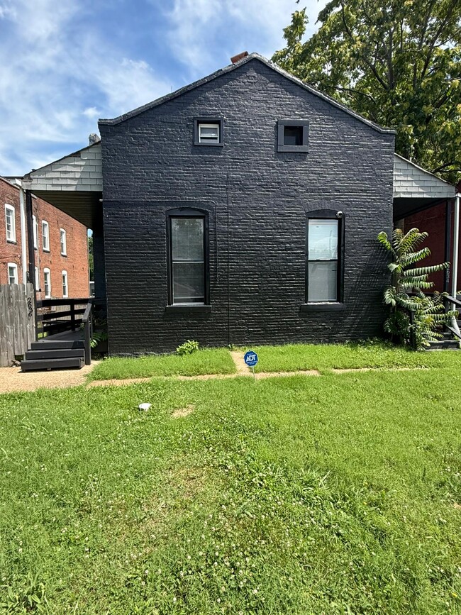 Building Photo - 2634 Arsenal St