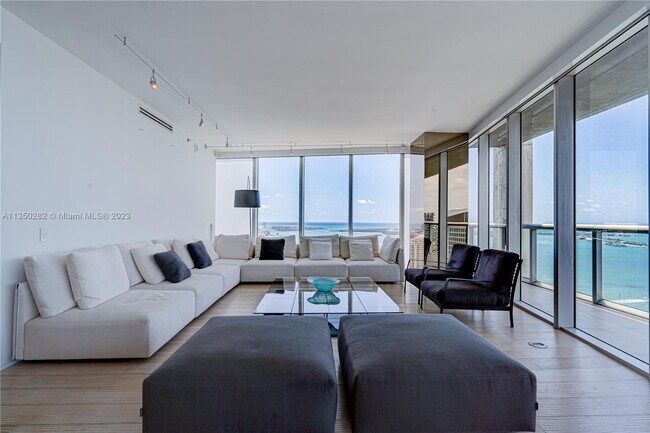 Foto del edificio - 495 Brickell Ave