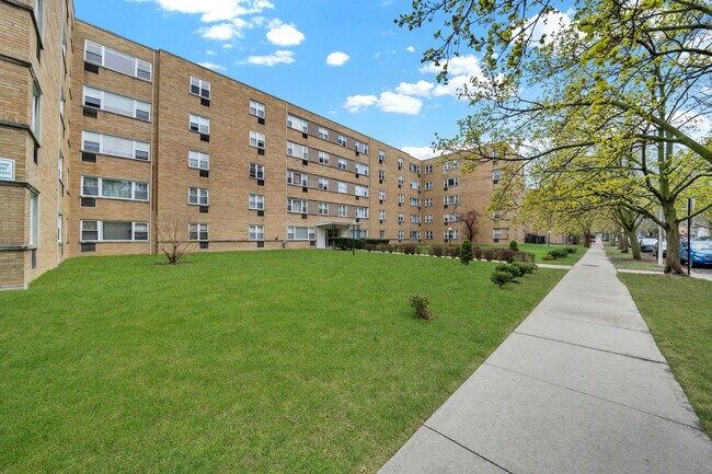 Foto del edificio - 6161 N Hoyne Ave