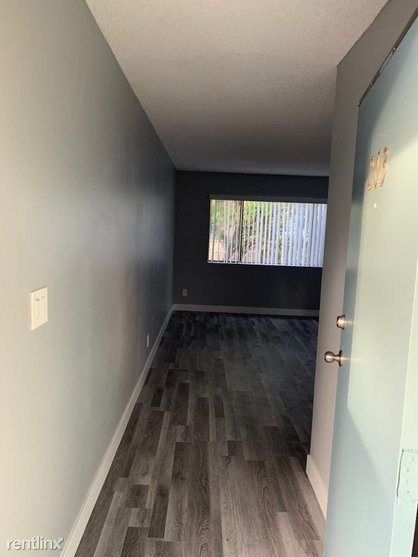 Building Photo - 1 br, 1 bath Apartment - 7240 Jordan Ave.