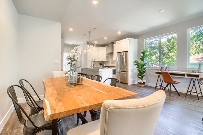 Foto del edificio - 3588 S Emerson St