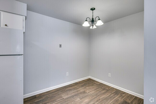 2HAB, 1BA - 800 ft² - Área de comedor - Lafayette Square Apartments