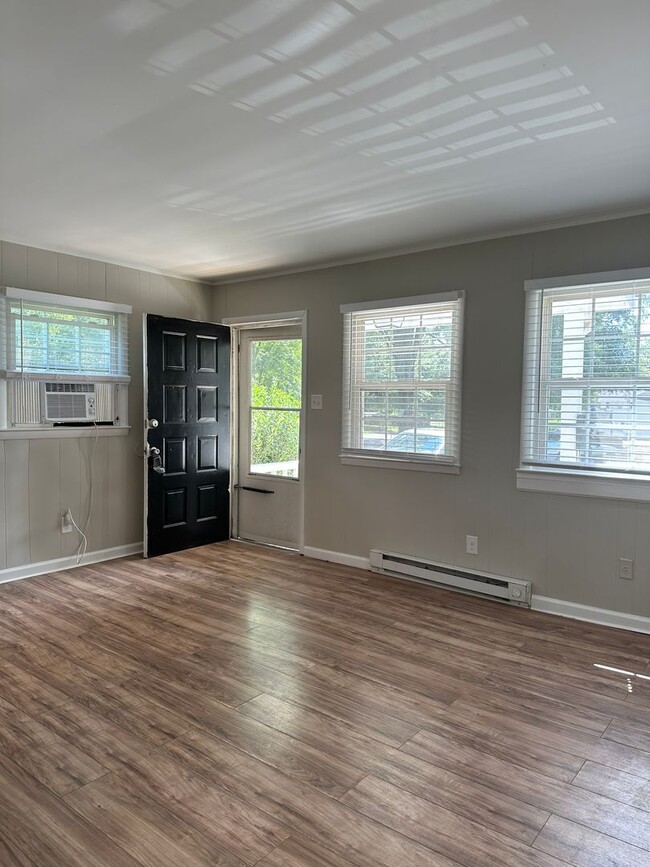 Interior Photo - Oaklawn West