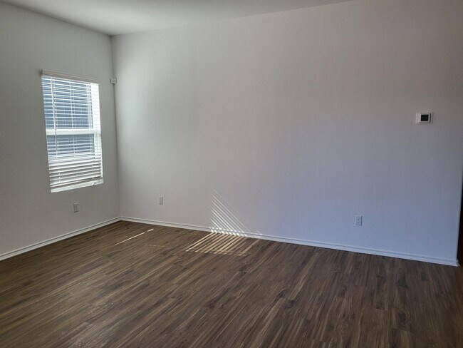 Building Photo - 379 Geode Glen