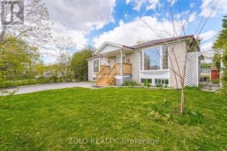 Building Photo - 525 Lynett Crescent