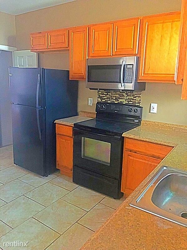 Foto del edificio - 3 br, 1 bath House - 1612 Lancaster Ave