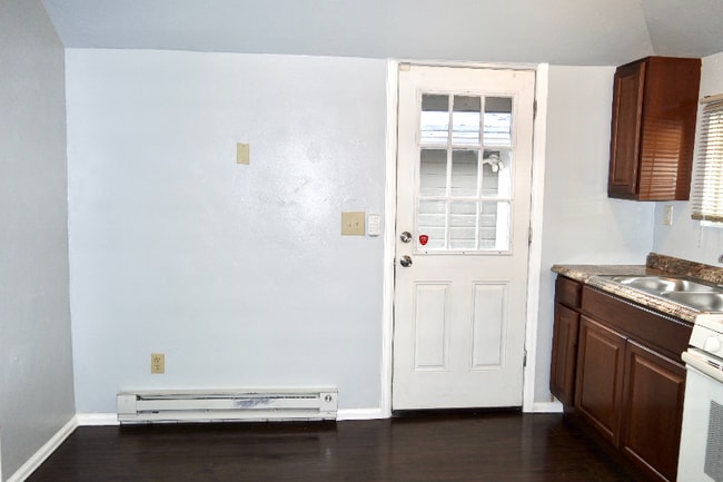 Building Photo - 358 Ruxton Ave