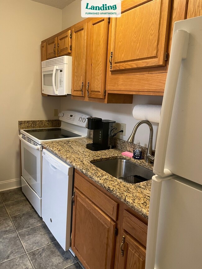 Building Photo - 610 S Elm St