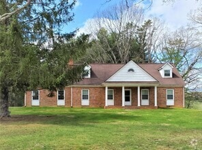 Building Photo - 410 Falling Spring Rd