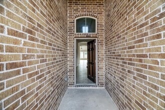 Building Photo - 18543 Gardens End Ln