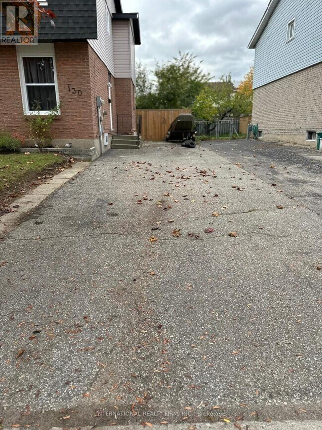 Building Photo - 130 Sekura Crescent