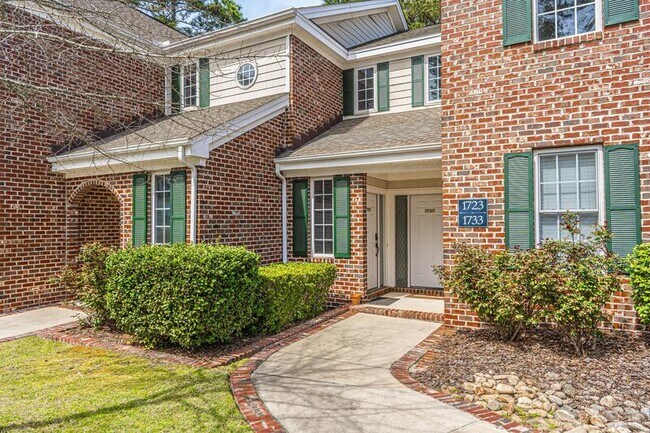 Foto del edificio - 1733 Woodbrooke Dr