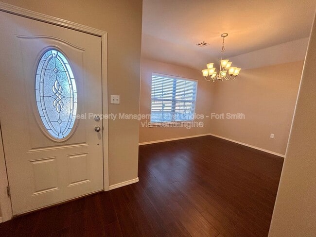 Building Photo - 420 Ridge Point Dr