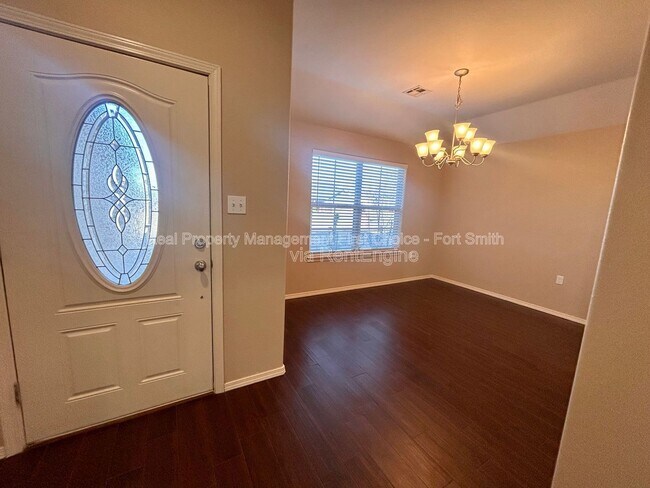 Foto del edificio - 420 Ridge Point Dr