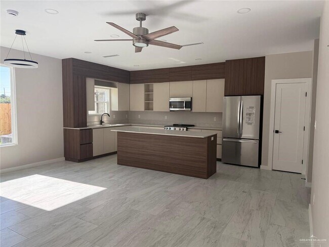 Building Photo - 13 Corales St