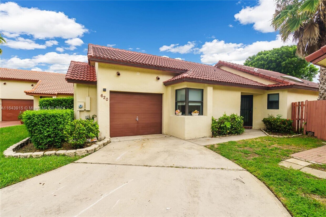 Foto principal - 620 SW 113th Terrace