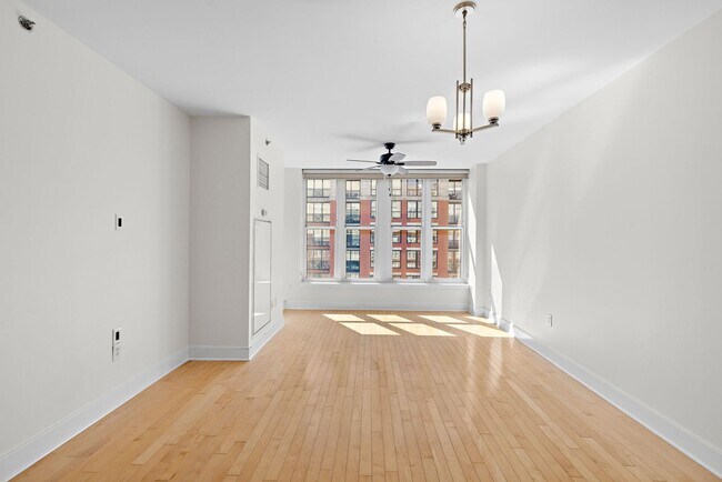 Foto del edificio - 1125 Maxwell Ln