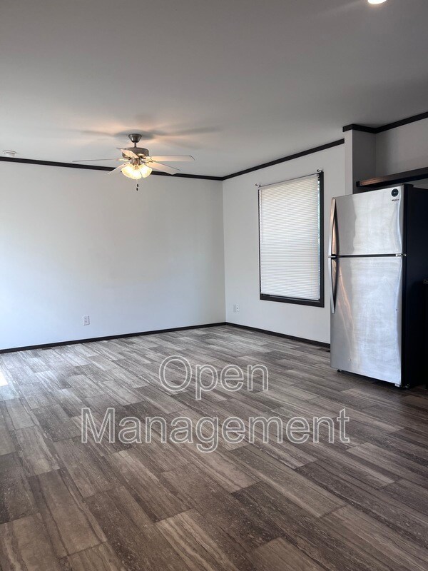 Foto del edificio - 2301 SW Oralabor Rd