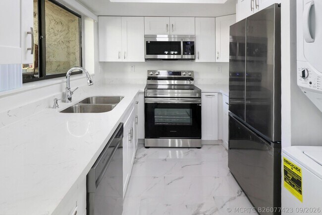 Foto del edificio - 2590 Coral Springs Dr