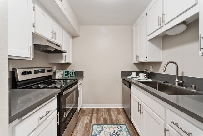 Foto del edificio - Hadley Apartments - A 55+ Lifestyle Community