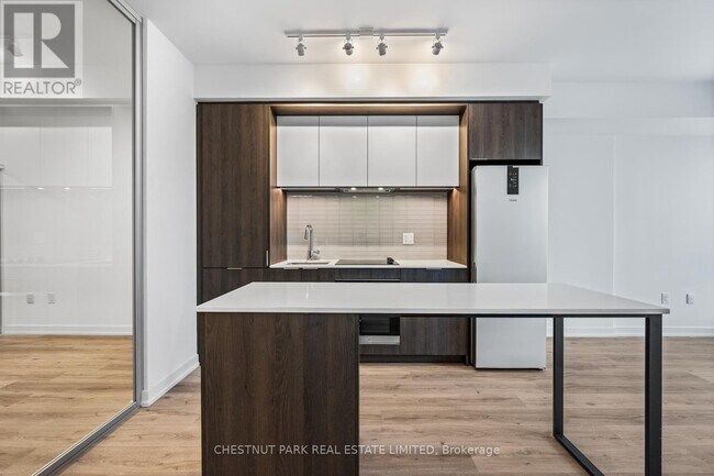 Building Photo - 395 Square One Dr