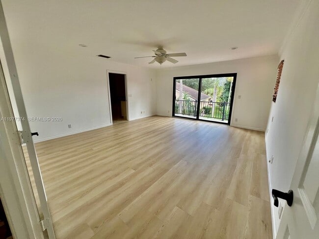 Building Photo - 6083 Vista Linda Ln