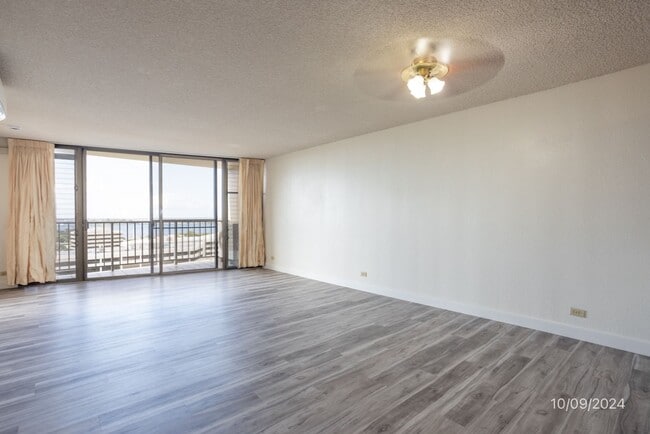 Building Photo - $2,700 / 2br - 2 BED 2 BATH CONDO