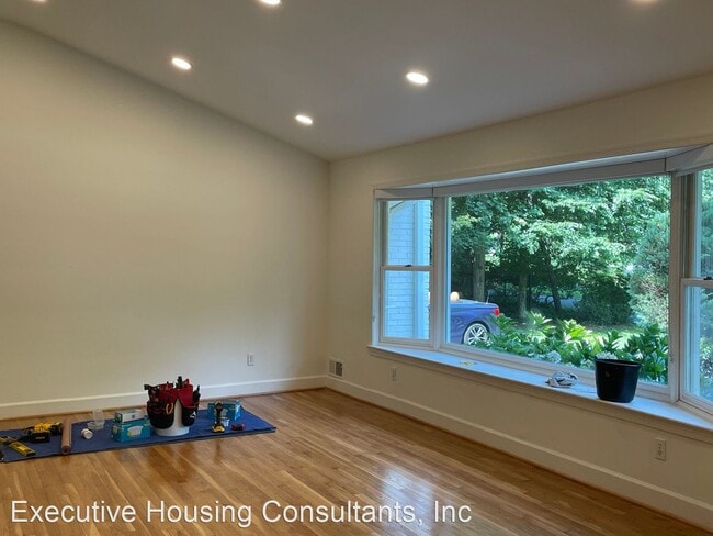 Building Photo - 5 br, 4 bath House - 6908 Selkirk Dr