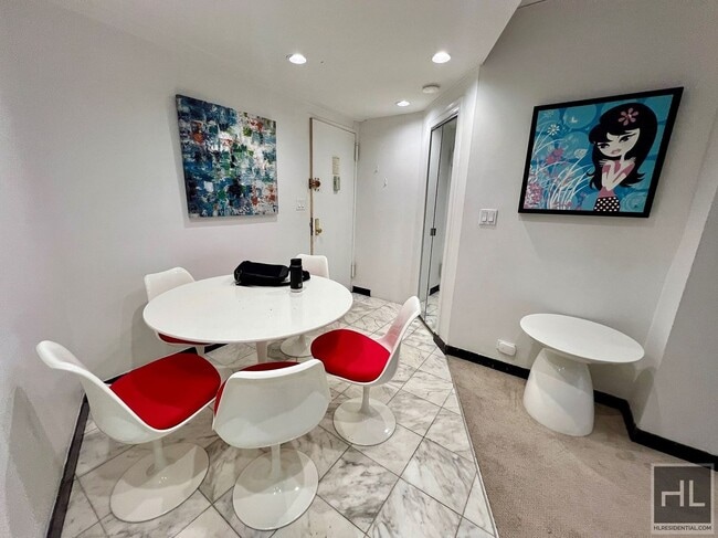 Building Photo - E 47 st