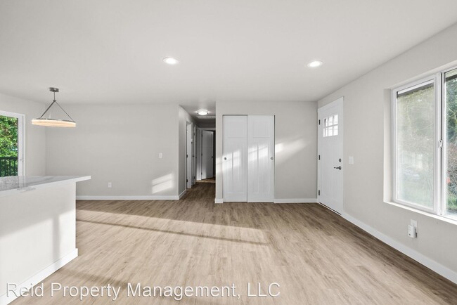 Foto del edificio - 3 br, 1 bath House - 3948 NE Seldom Seen Ln