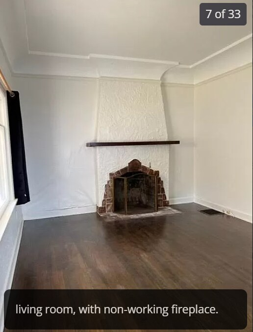 Building Photo - 1825 NE Halsey St