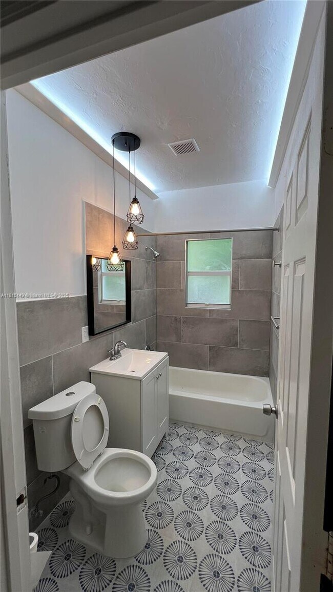 Foto del edificio - 113 NW 35th St