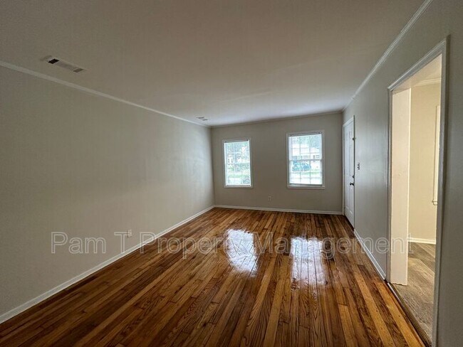 Foto del edificio - 1130 E 53rd St
