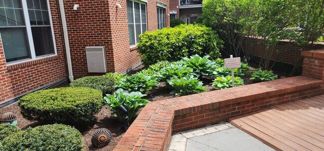 Foto del edificio - The Grande in Conshohocken condo available...